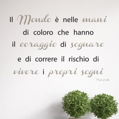 ambientazione prodotto frase adesiva paulo coelho