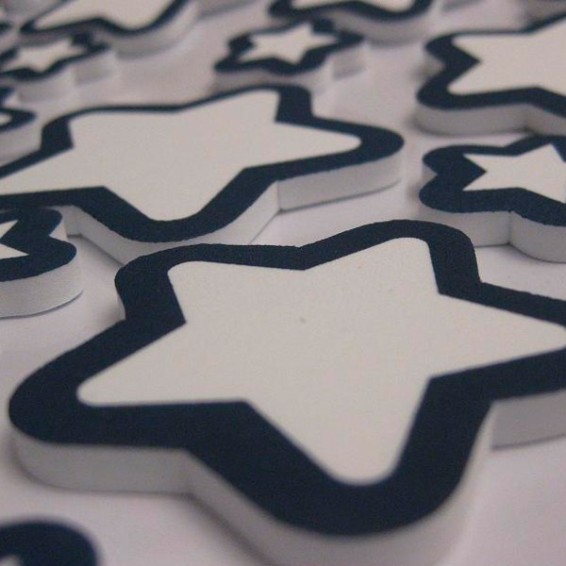 dettaglio prodotto adesivo sagome 3d fosforescenti stelle