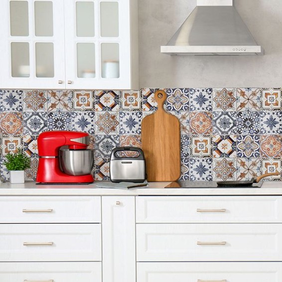 Ambientazione Paraschizzi Blue&Orange Tiles