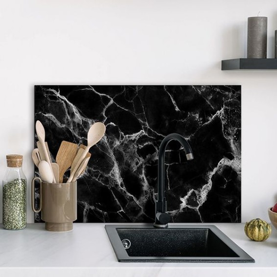 Ambientazione Paraschizzi in Alluminio Black Marble