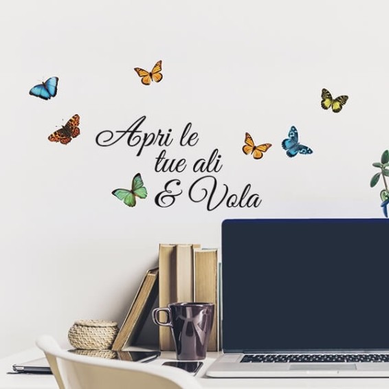 ambientazione prodotto frase adesiva apri le ali